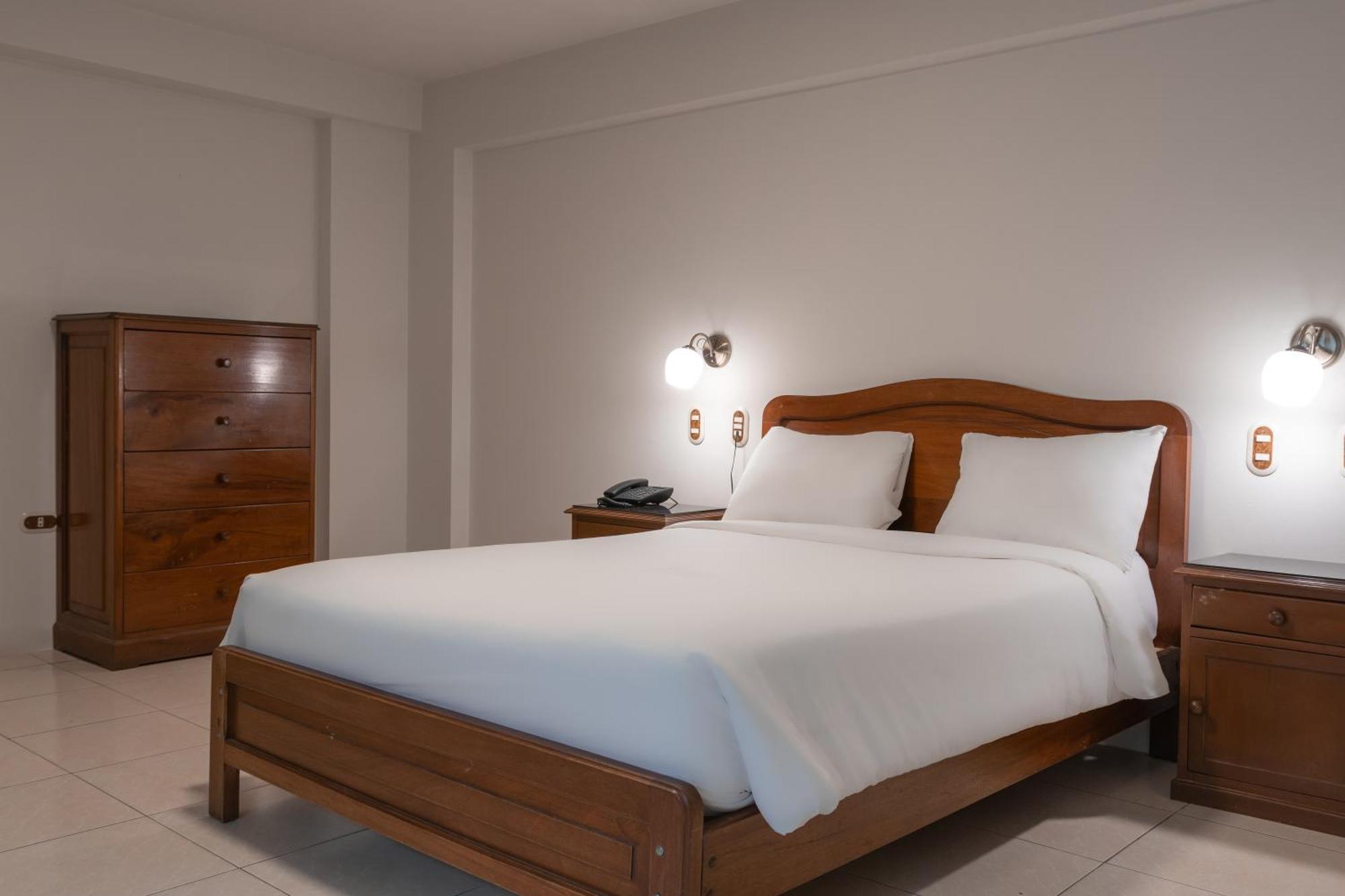 Hotel Alexander Трухильо Номер фото